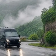 مقایسه اقتصادی اجاره ون مسافرتی با خودرو شخصی
